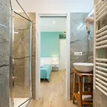 לינה וארוחת בוקר Daca Luxury