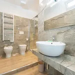 לינה וארוחת בוקר Daca Luxury 4*