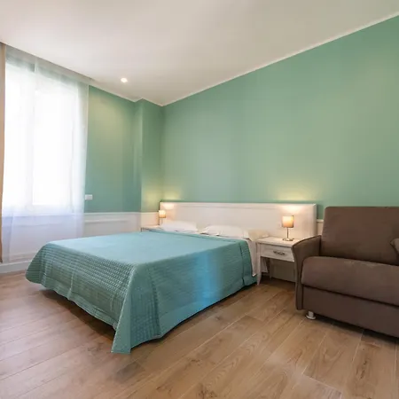 Daca Luxury נאפולי