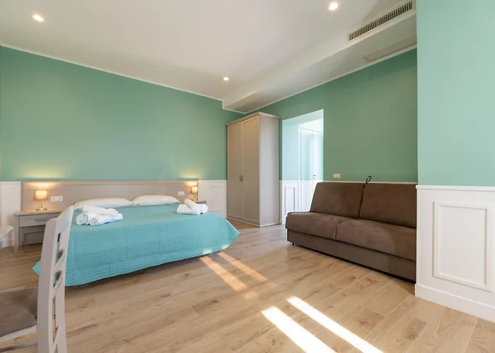 Daca Luxury 4* نابولي