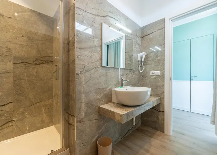 Daca Luxury 4* نابولي